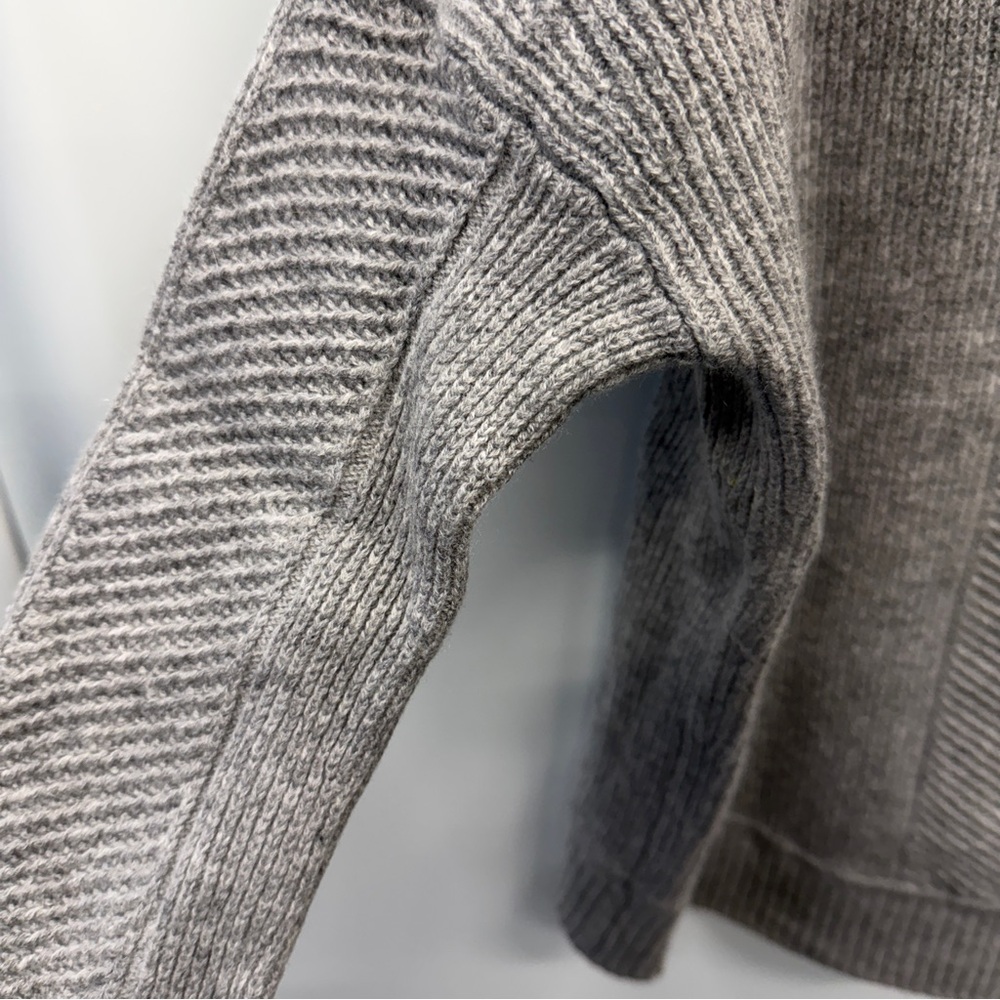 Athleta Wool Cashmere Sweater | Gray Textured Knit | Hi-Low Hem | XS - Picture 3 of 5